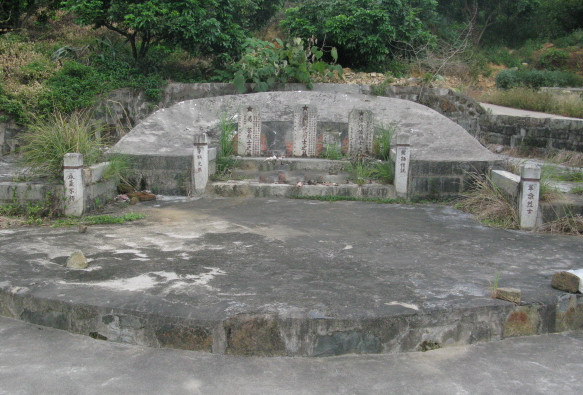 五峰烈士墓全景.jpg